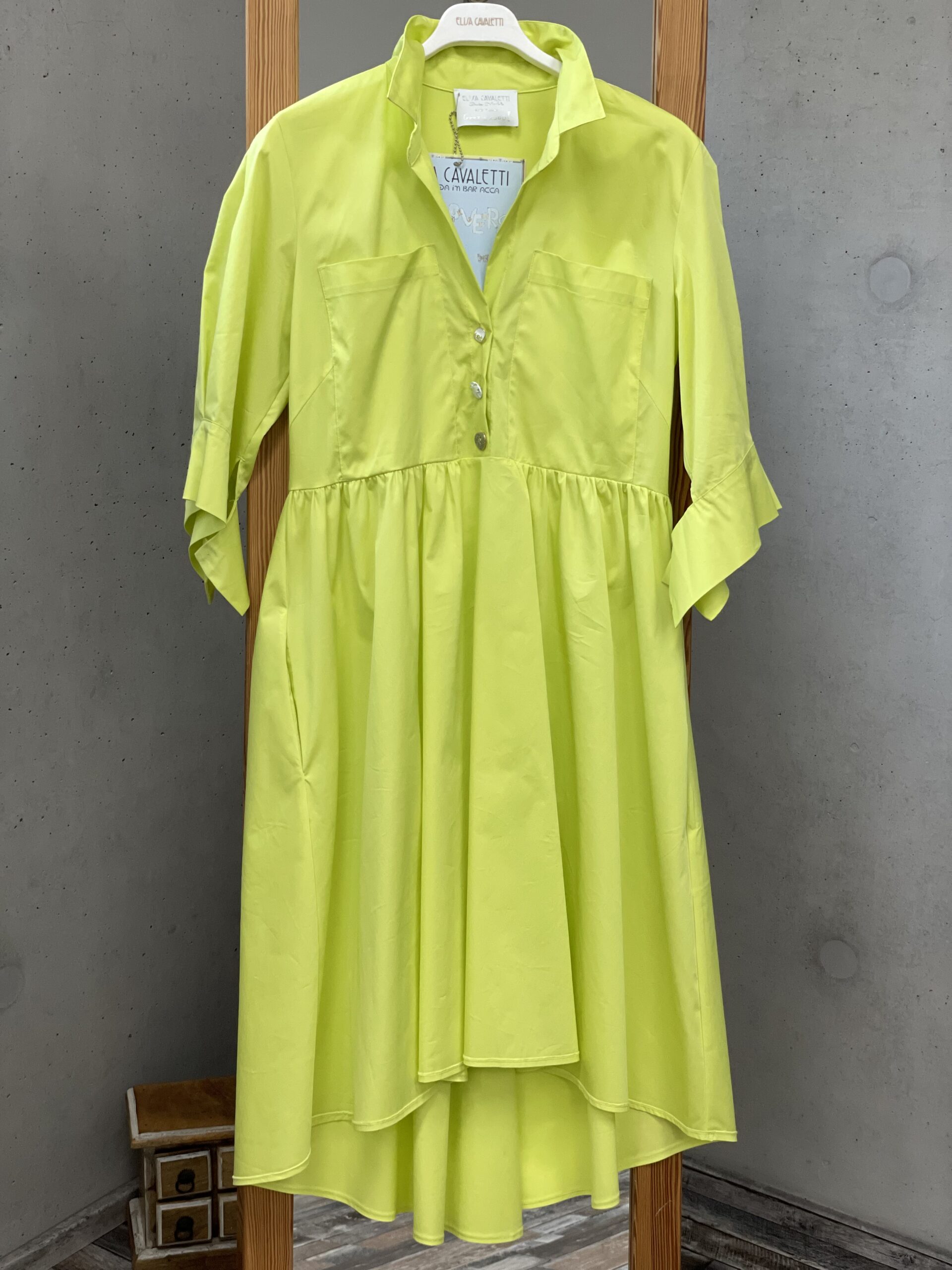 Šaty citronová barva dl. rukáv